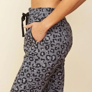 MONROW movement joggers NWT